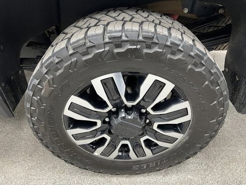 Used 2025 GMC Sierra 3500 Denali Ultimate image 14