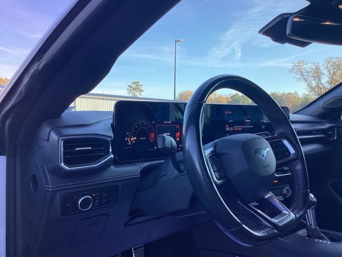 Used 2024 Ford Mustang GT Premium image 9