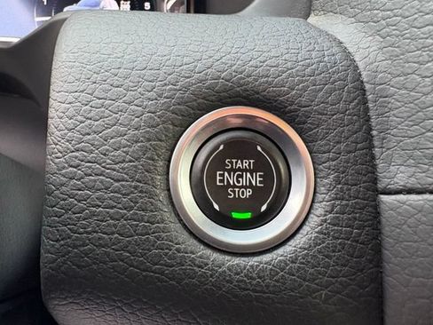 Used 2023 GMC Yukon XL Denali AWD/4WD image 23