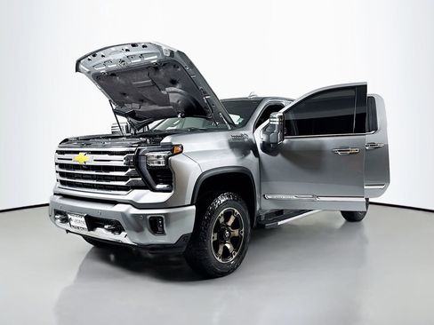 Used 2024 Chevrolet Silverado 3500 High Country w/ High Country Premium Package image 18