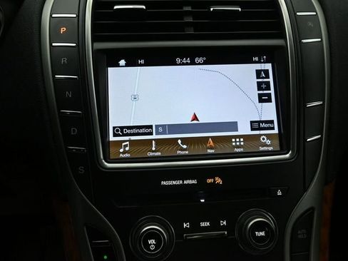 Used 2019 Lincoln Nautilus Reserve w/ Driver Assistance Package image 16