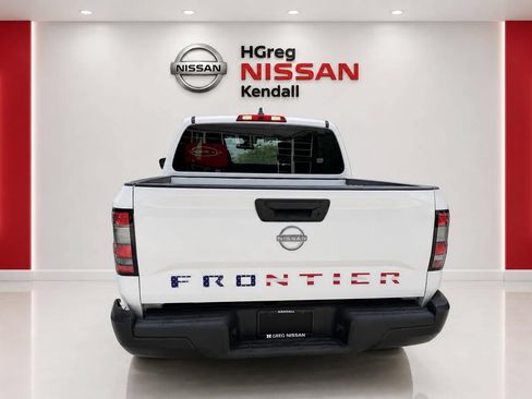 Used 2022 Nissan Frontier S RWD image 7