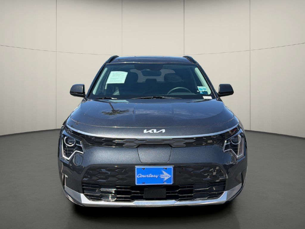 Used 2023 Kia Niro Wind FWD image 2