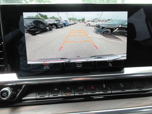 Used 2024 GMC Sierra 1500 SLT w/ X31 Off-Road Package AWD/4WD image 26