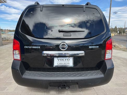 Used 2011 Nissan Pathfinder Silver image 3