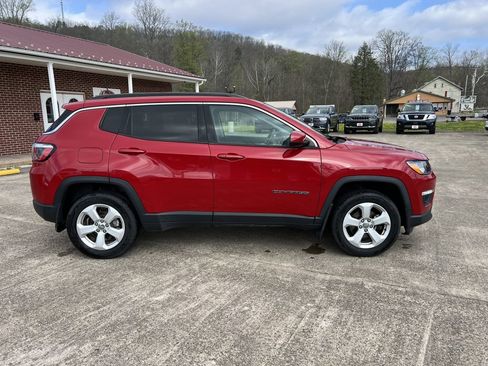 Used 2018 Jeep Compass Latitude w/ Popular Equipment Group AWD/4WD image 1
