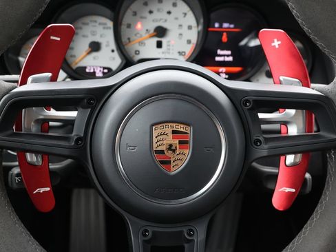 Certified 2018 Porsche 911 GT3 RWD image 36