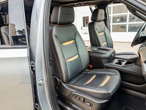 Used 2023 GMC Yukon XL AT4 image 31