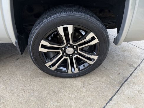 Used 2015 GMC Sierra 1500 SLT w/ SLT Crew Cab Value Package image 34