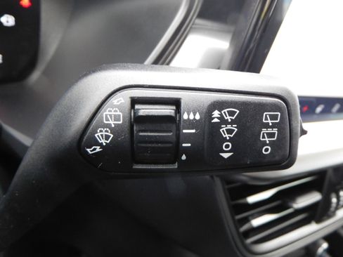 Used 2024 Ford Escape SE image 20