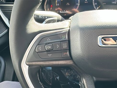 New 2025 Jeep Grand Cherokee Limited w/ Black Appearance Package image 17