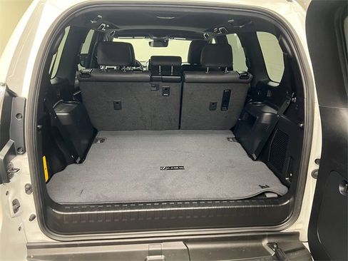 Certified 2023 Lexus GX 460 Premium w/ Premium Package image 8