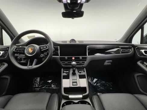 Used 2026 Porsche Macan AWD/4WD image 6