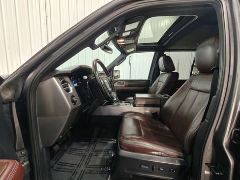 Used 2015 Ford Expedition Platinum AWD/4WD image 32
