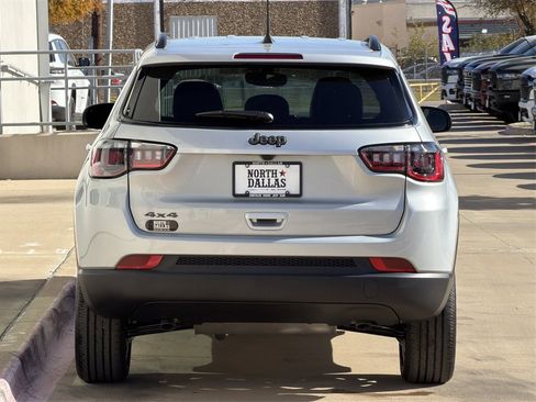 New 2026 Jeep Compass Latitude image 6