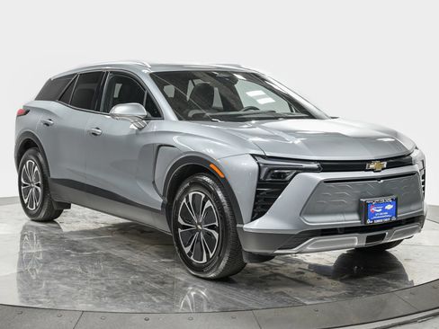 Used 2024 Chevrolet Blazer EV LT AWD/4WD image 9
