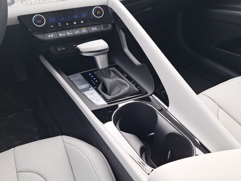 New 2026 Hyundai Elantra Limited image 22
