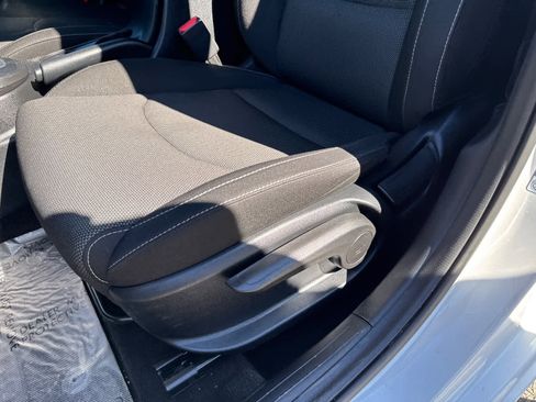 Used 2023 Kia Forte LXS image 15