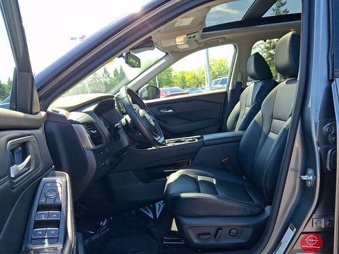 Certified 2023 Nissan Rogue SL w/ SL Premium Package AWD/4WD image 13
