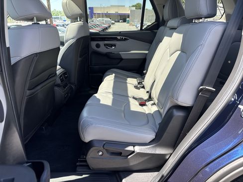 Used 2025 Honda Pilot Touring image 31