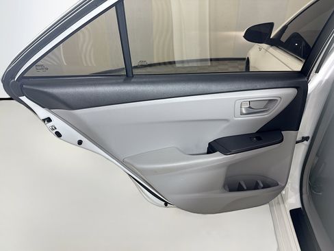 Used 2016 Toyota Camry LE image 26