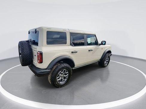 New 2025 Ford Bronco Badlands image 8