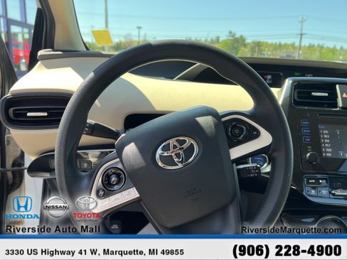 Used 2016 Toyota Prius Two FWD image 21