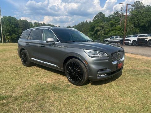 Used 2021 Lincoln Aviator Reserve w/ Equipment Group 208A AWD/4WD image 7