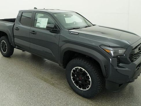 New 2026 Toyota Tacoma TRD Off-Road AWD/4WD image 18