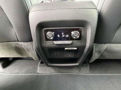 New 2026 Chevrolet Traverse LT w/ Driver Confidence Package AWD/4WD image 15