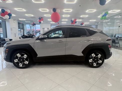 Used 2025 Hyundai Kona SEL FWD image 4