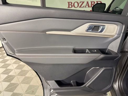 New 2026 Ford Explorer Active image 19