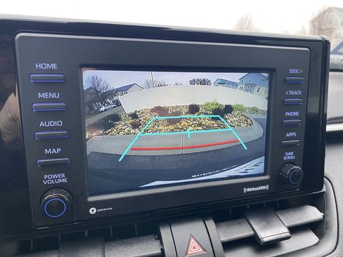 Used 2022 Toyota RAV4 XLE image 31