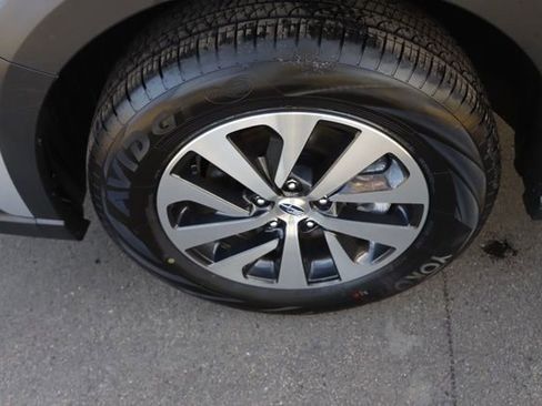 Used 2025 Subaru Outback Premium w/ Popular Package #1A image 14