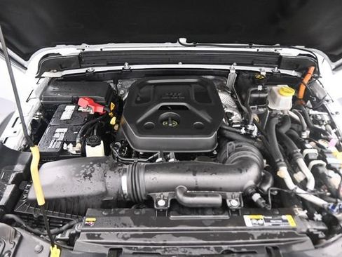 Used 2024 Jeep Wrangler Unlimited Rubicon 4xe AWD/4WD image 28