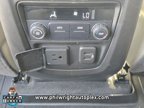 Used 2018 Buick Enclave Essence image 12