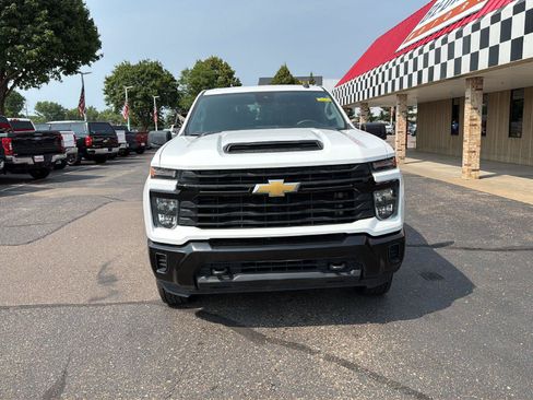 Used 2024 Chevrolet Silverado 2500 W/T w/ WT Convenience Package AWD/4WD image 2
