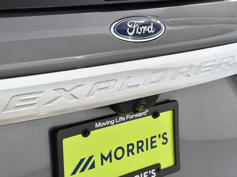 Used 2022 Ford Explorer XLT w/ Equipment Group 202A image 24