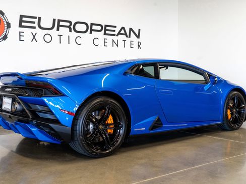 Used 2020 Lamborghini Huracan EVO RWD image 26