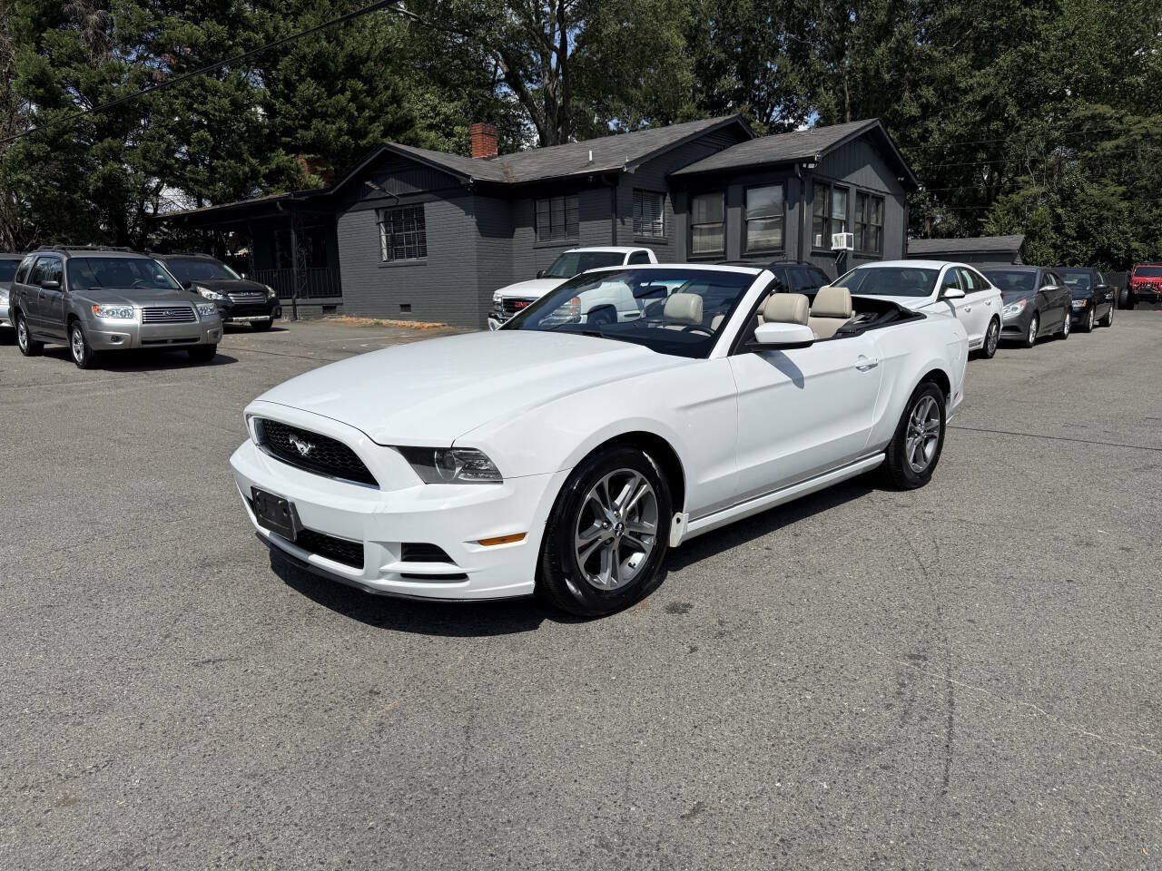 Used 2014 Ford Mustang Premium RWD image 3