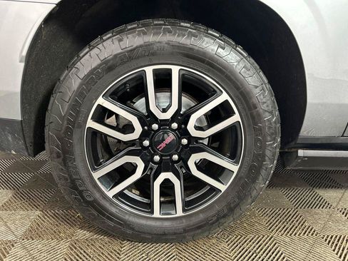 Used 2023 GMC Yukon XL AT4 w/ AT4 Premium Plus Package AWD/4WD image 22
