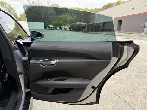 Used 2022 Audi e-tron GT Premium Plus AWD/4WD image 40