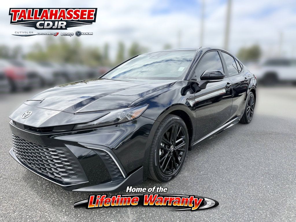 Used 2025 Toyota Camry SE w/ Convenience Package FWD image 9