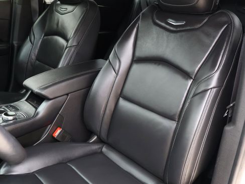 Used 2024 Cadillac XT4 Luxury w/ Cold Weather Package image 19