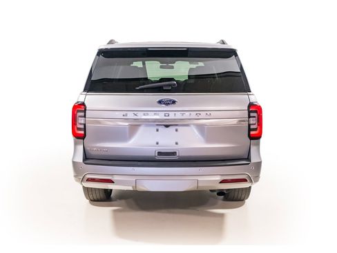 Used 2024 Ford Expedition Platinum image 5