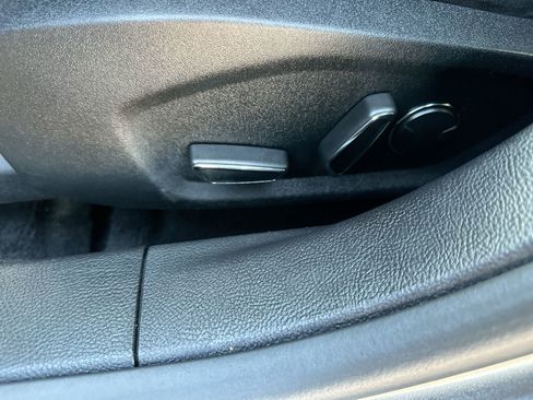 Used 2020 Ford Fusion SE image 12