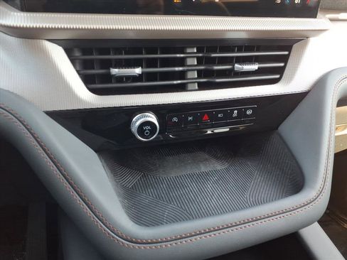 Used 2025 Ford Explorer Active image 23