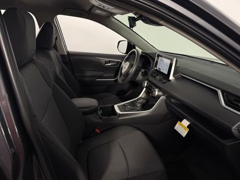 Used 2025 Toyota RAV4 XLE image 15