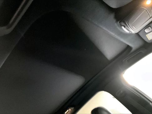 Used 2018 Lincoln Continental Reserve w/ Continental Climate Package image 12