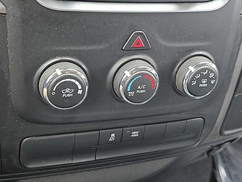 Used 2019 RAM 1500 Express AWD/4WD image 16